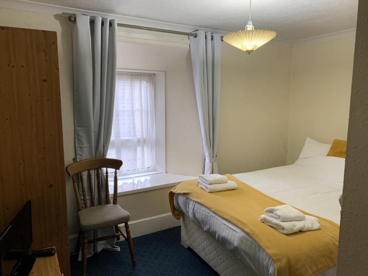 The Castle Hotel Lampeter Eksteriør bilde